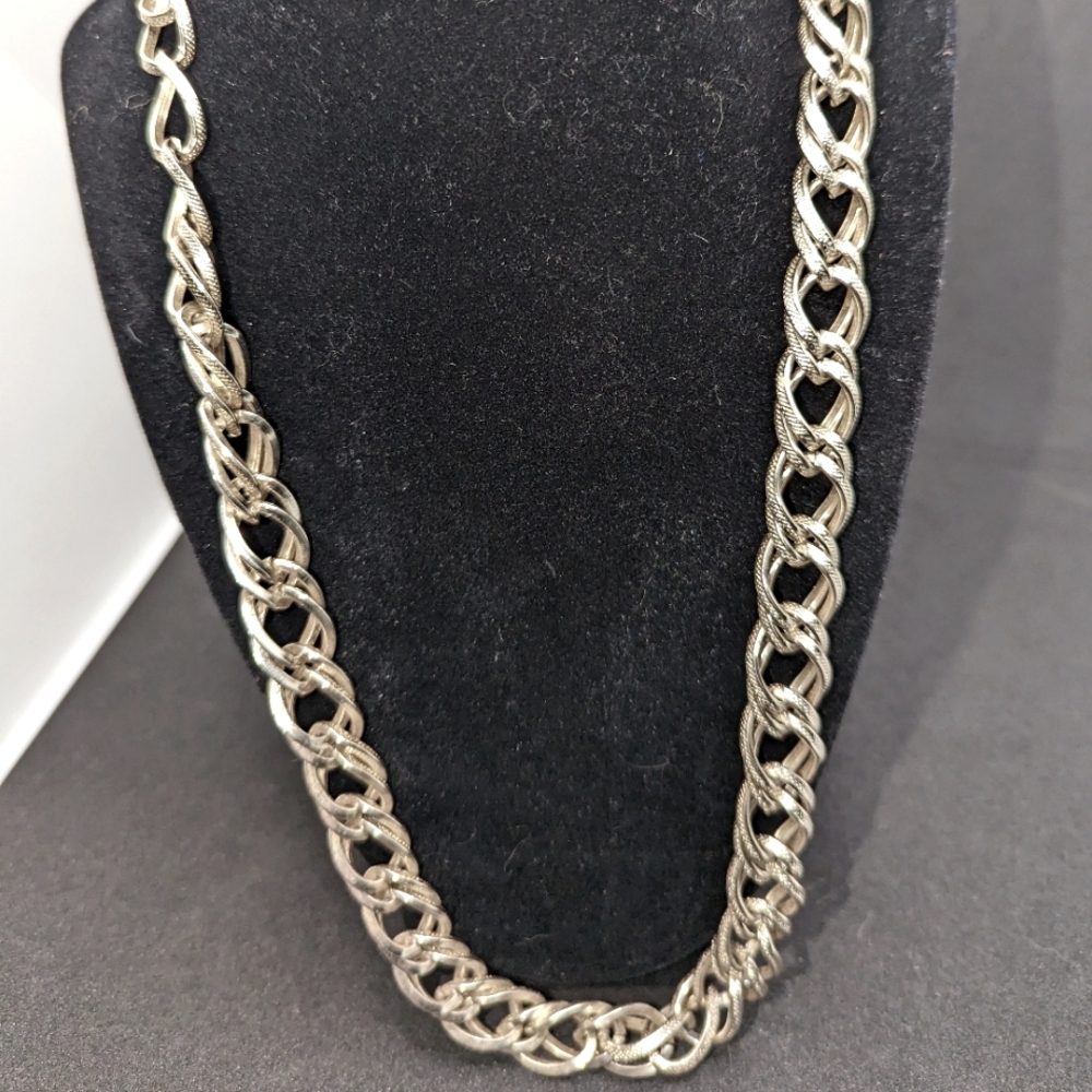 Vintage aluminum made in Germany 24" textured loop chain